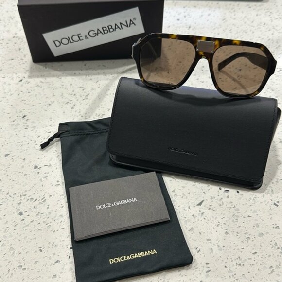 Authentic Dolce & Gabbana - Picture 1 of 5